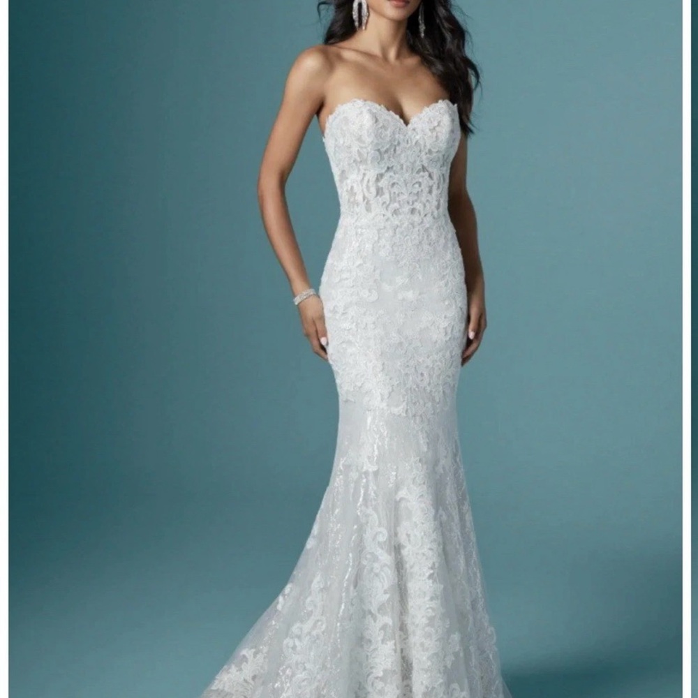 Maggie Sottero White Lace Wedding Dress brand new never altered